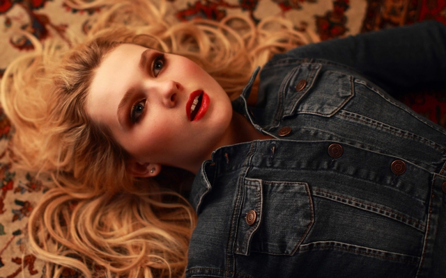 abigail breslin hd wallpaper